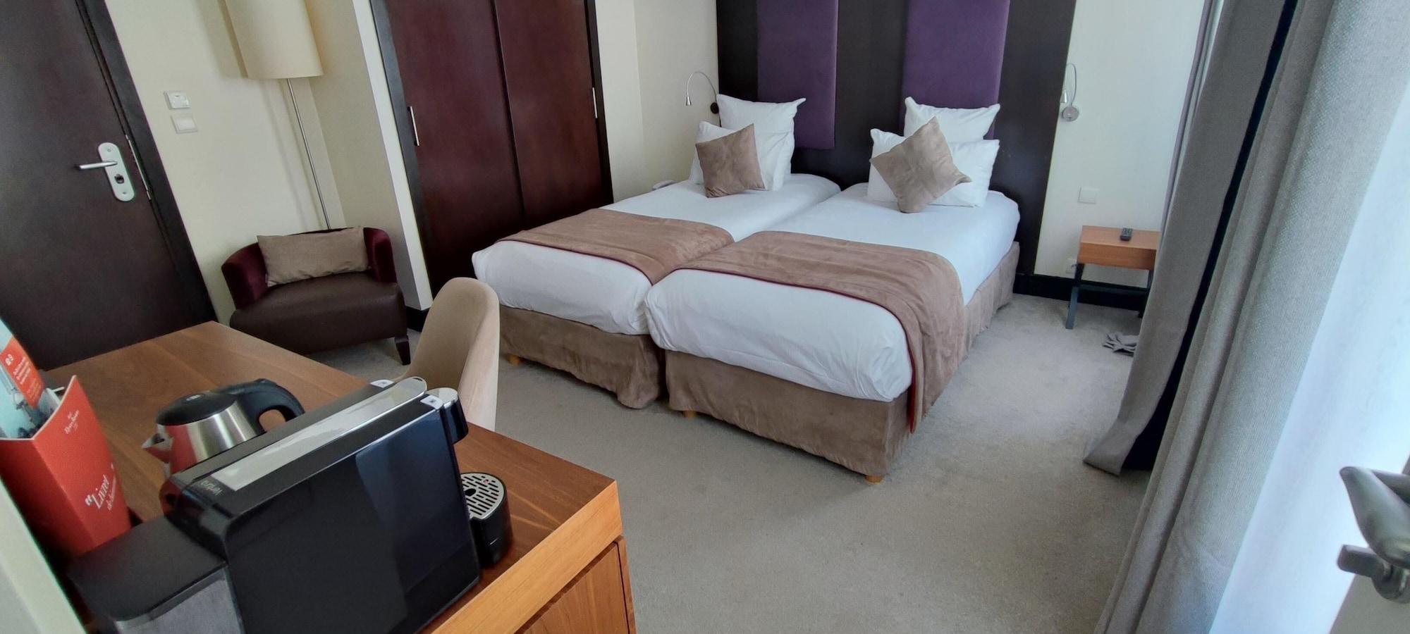 Hotel Elysees Bassano Parijs Buitenkant foto